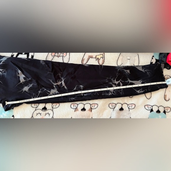 Stylish Black Tie-Dye Women's Leggings, size L - Picture 9 of 12